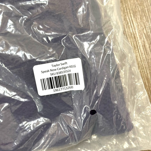 NEW IN BAG Taylor Swift Authentic Speak Now Purple Cardigan OFFICIAL MERCH - Picture 11 of 13
